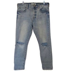 PacSun Ripped Slim Taper 32x30 Jeans